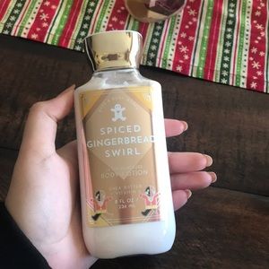 Spiced Gingerbread Swirl Bath & Body Works Lotion